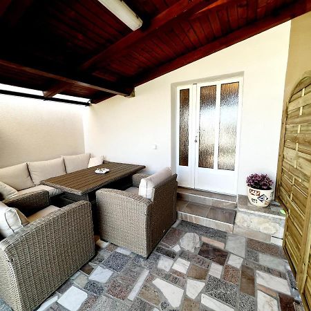Little Home Banjol Luaran gambar