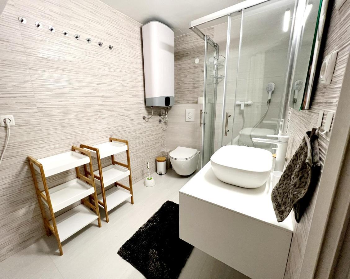 Little Home Banjol Luaran gambar