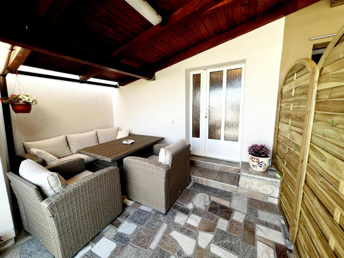 Little Home Banjol Luaran gambar